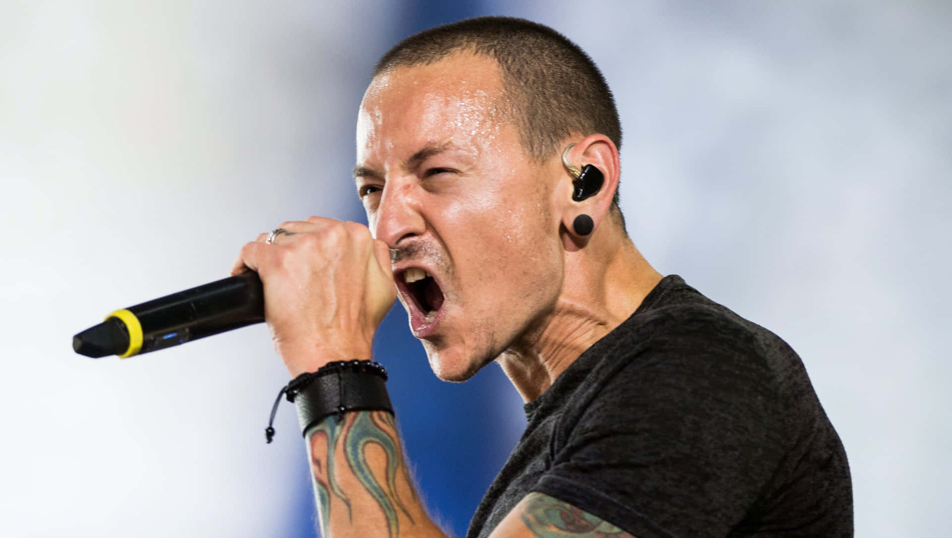 Chester Bennington Performing Live Background