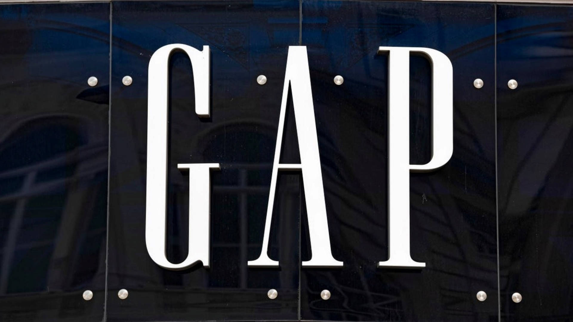 Chic Gap Brand Design Background