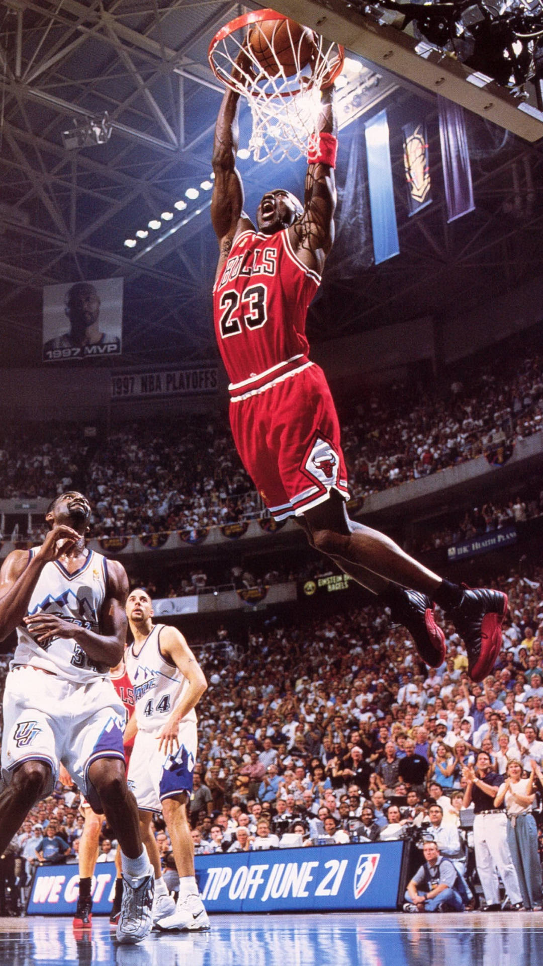 Chicago Bulls Jordan Dunking Background
