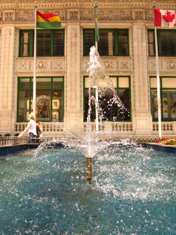 Chicago Fountain Water Droplets Background