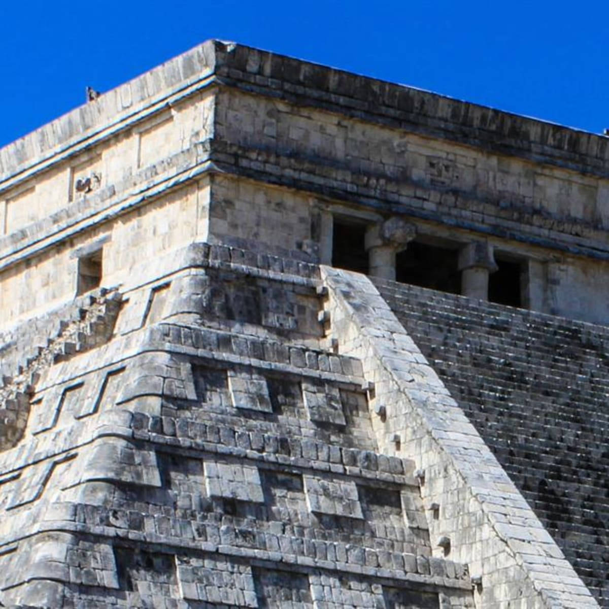 Chichen Itza Details Background