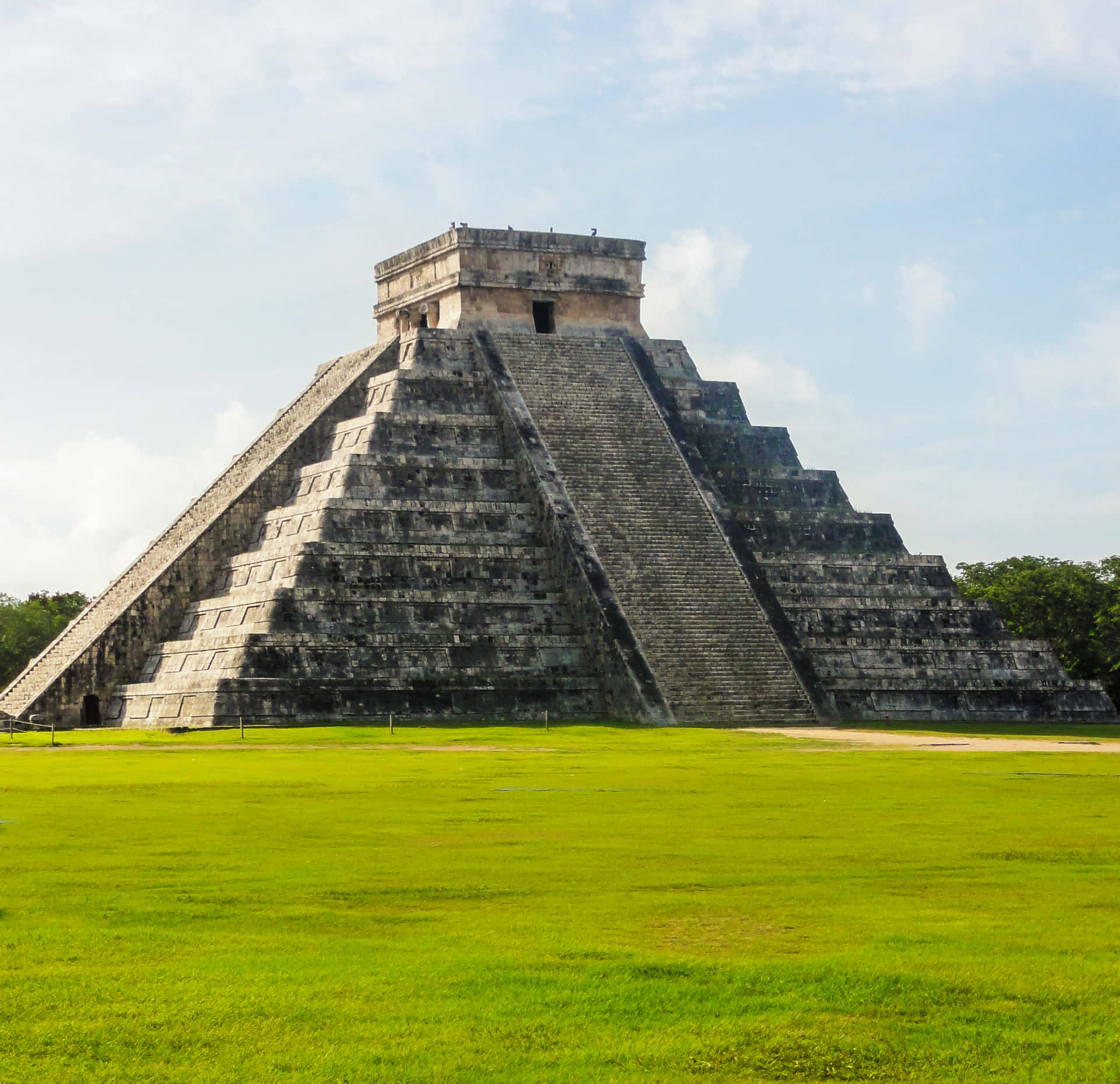 Chichen Itza Mexico El Castillo Firm Green Grass