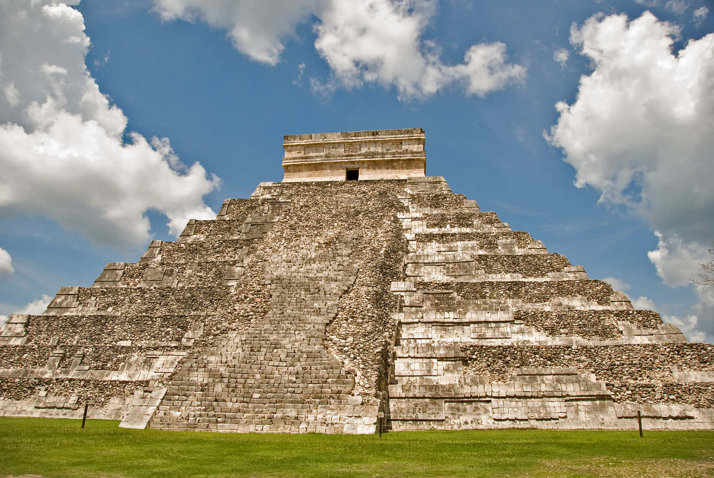 Chichen Itza Mexico El Castillo In Daylight