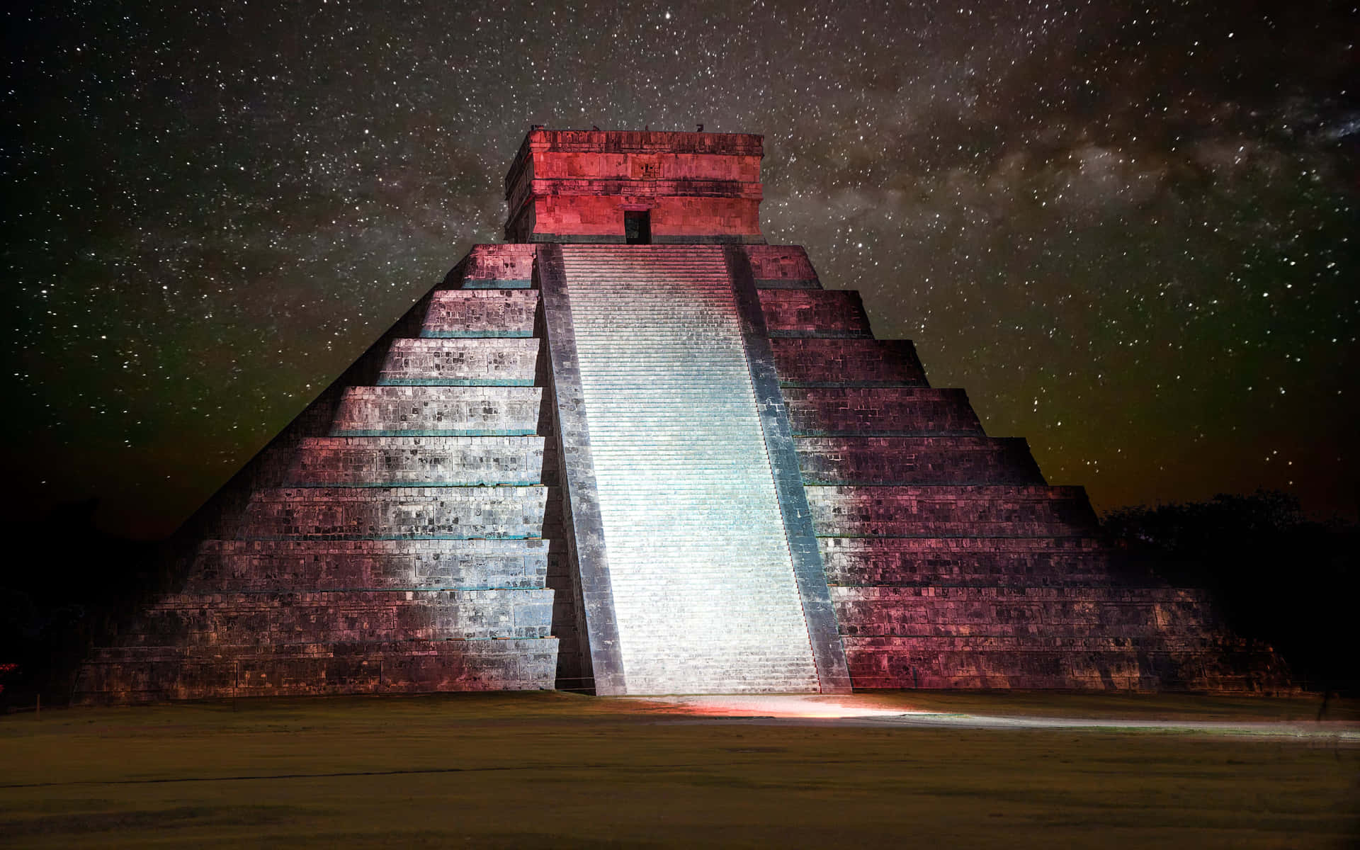 Chichen Itza Mexico El Castillo Spotlight Background