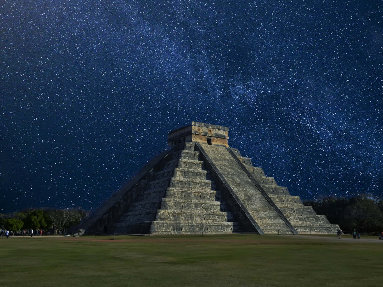 Chichen Itza Mexico Starry Night Background