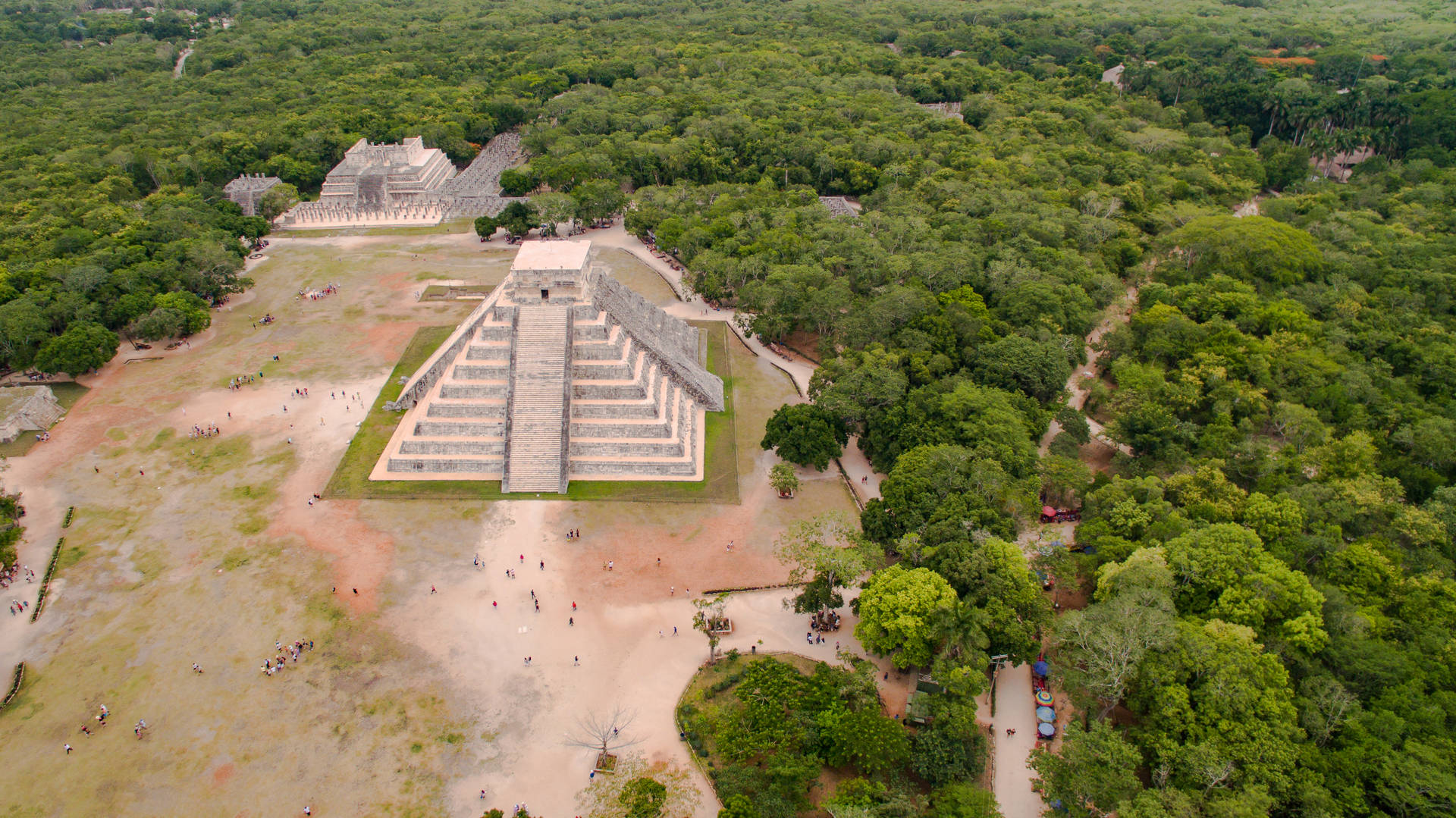 Chichen Itza Near The Woods Background