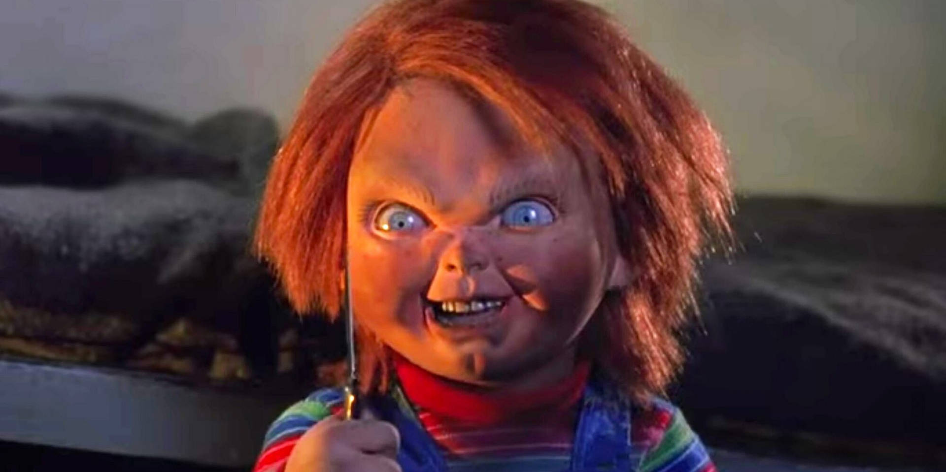 Child's Play Angry Chucky With Knife Background