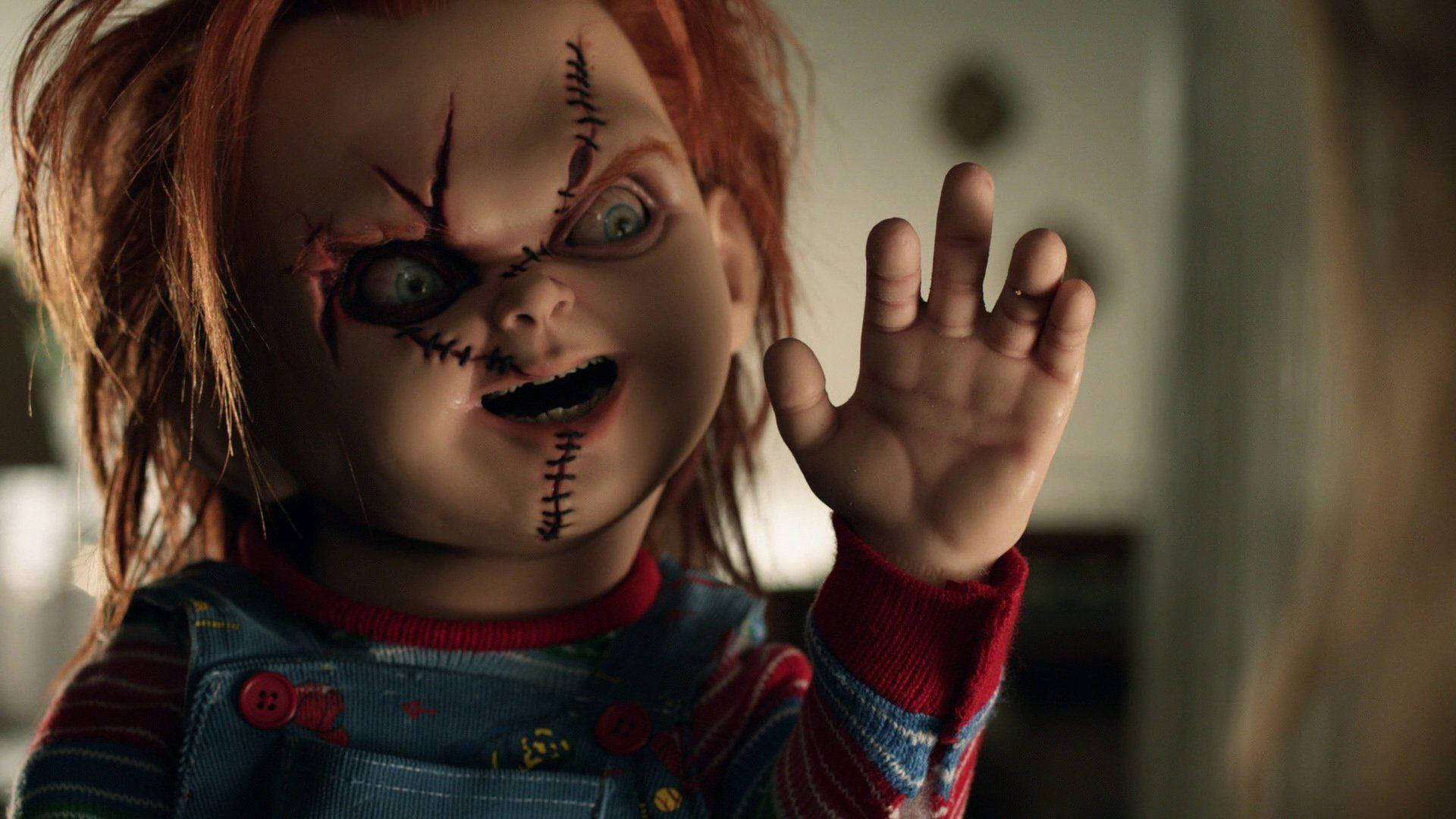 Child's Play Waving Chucky Background