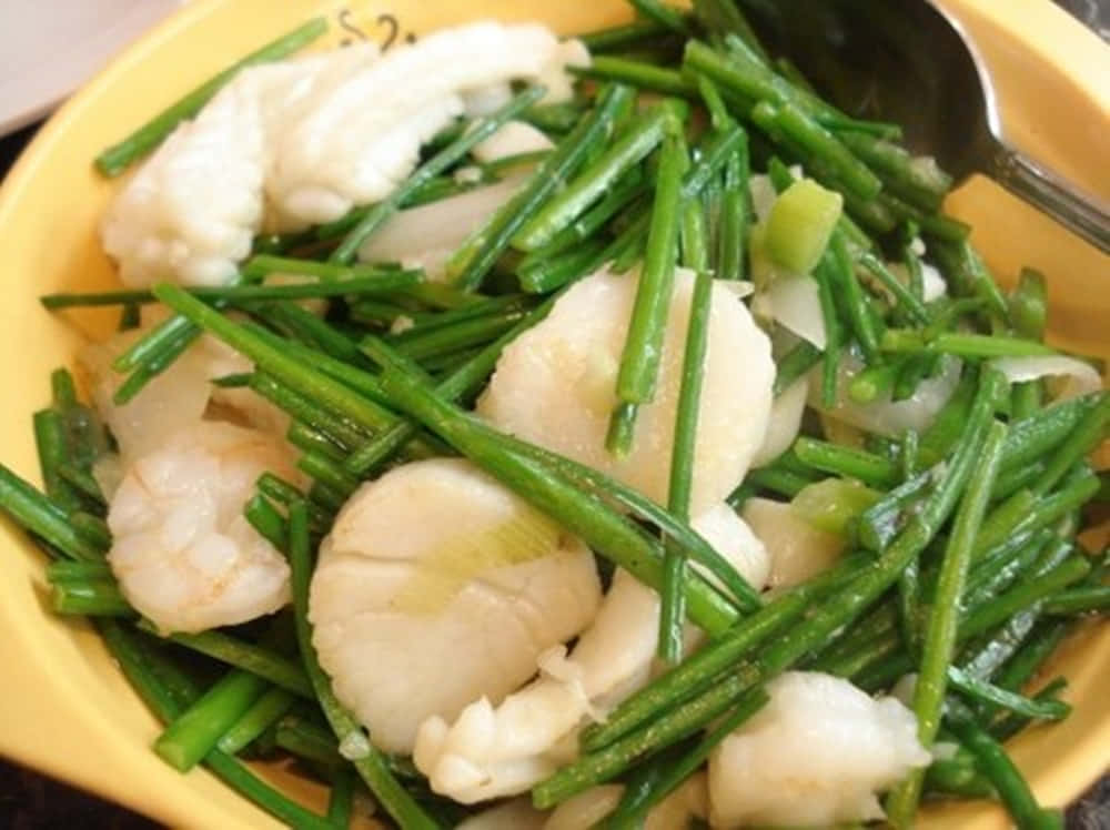 Chinese Stir Fried Scallops And Green Chives Background