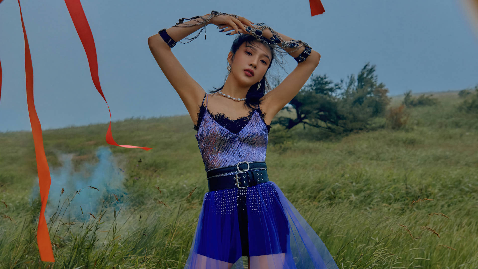 Chinese Woman Blue Dance Outfit