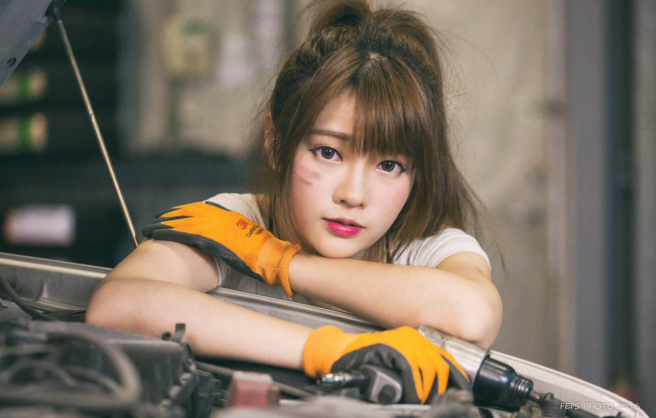 Chinese Woman Mechanic Model Background