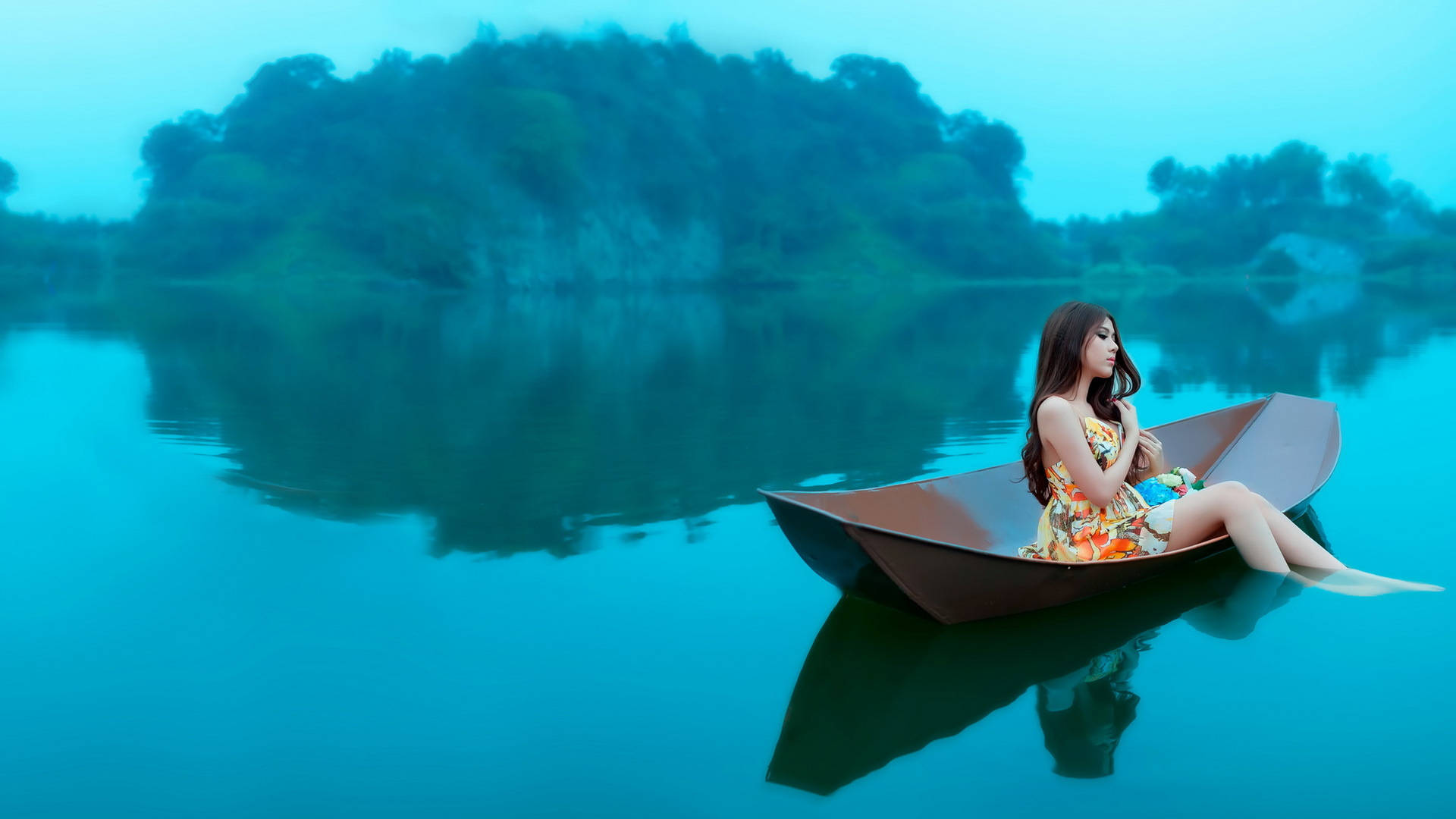 Chinese Woman On Canoe