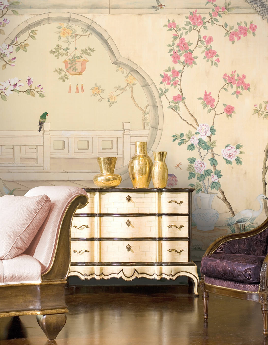 Chinoiserie Gold Ornaments Background