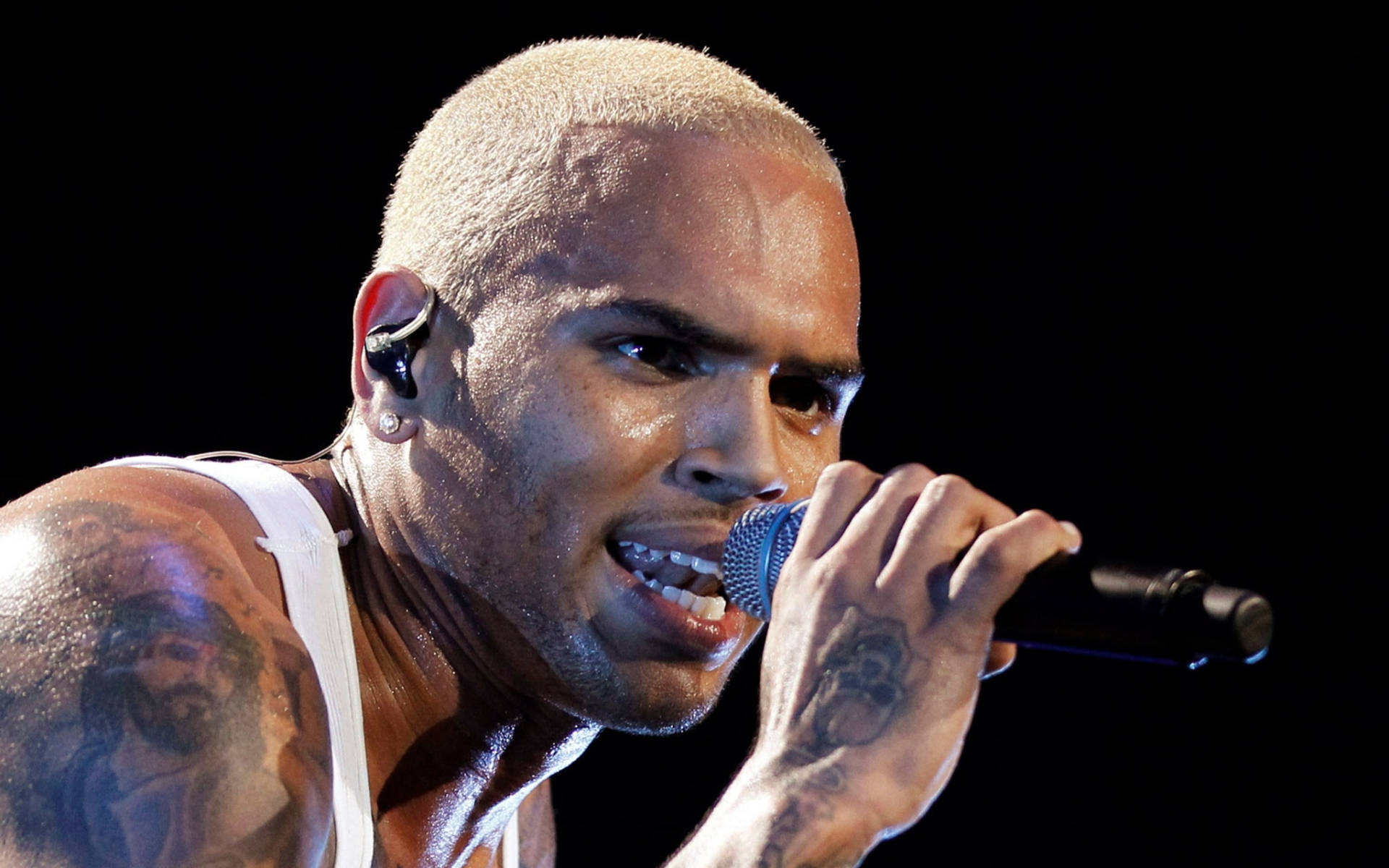 Chris Brown Close-up Photography Background