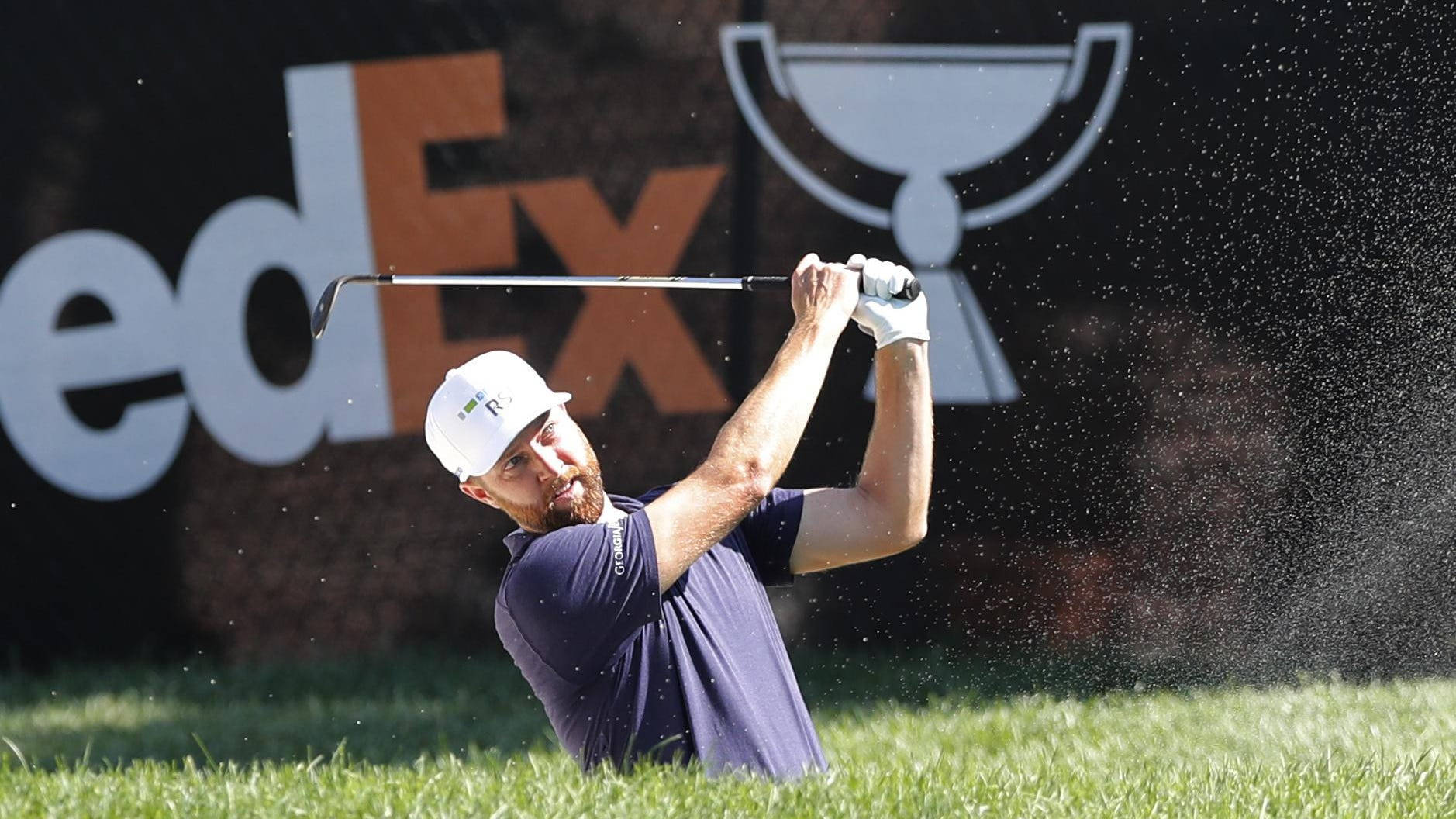 Chris Kirk Golfing And Splashes Background