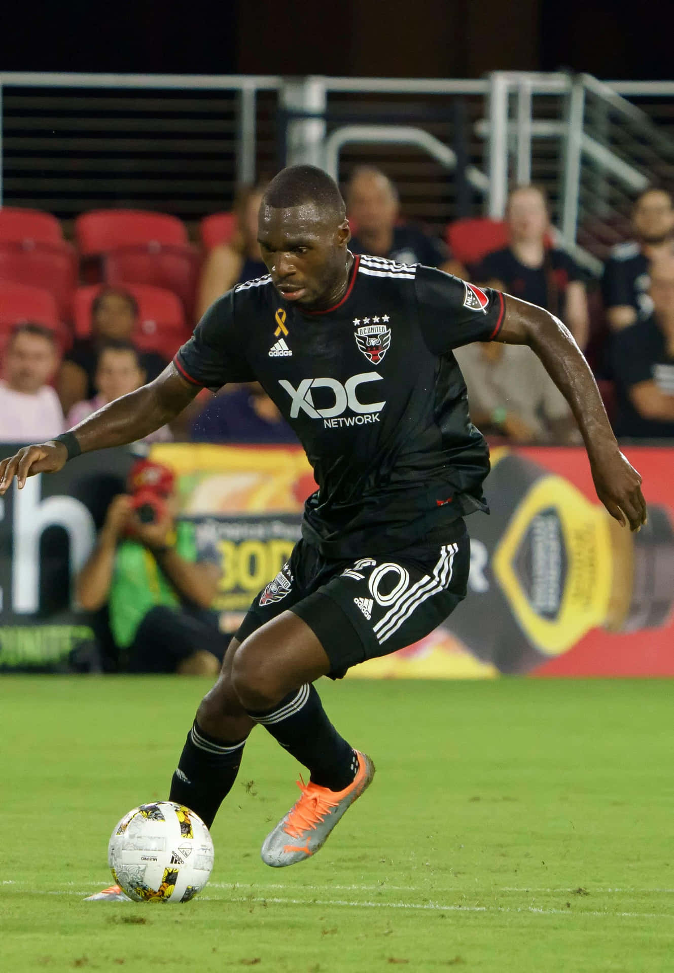 Christian Benteke Dribbles The Ball September 2022 Background