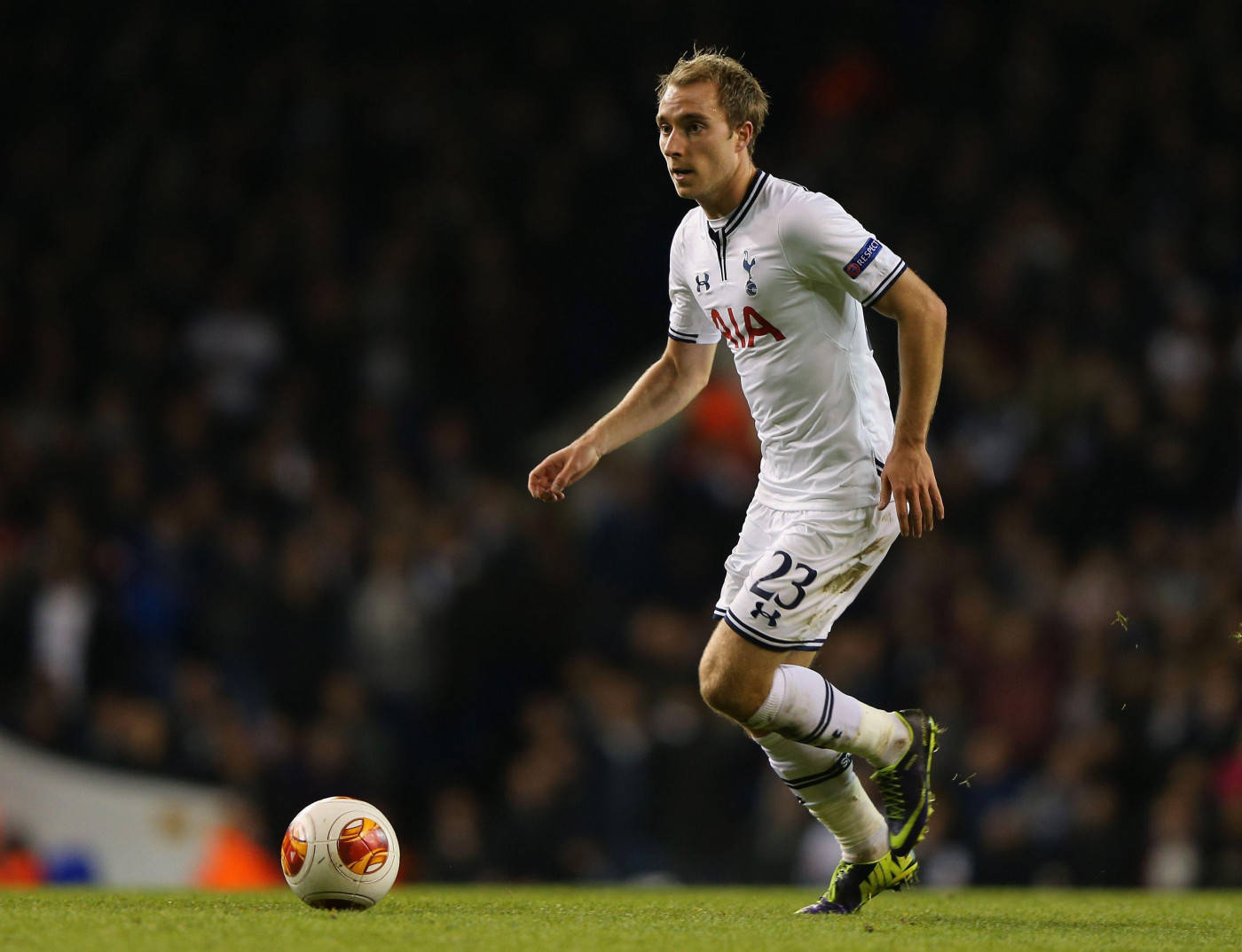 Christian Eriksen Runs To Kick The Ball Background