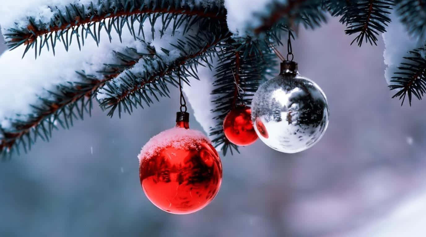 Christmas Aesthetic Computer With Christmass Balls Background