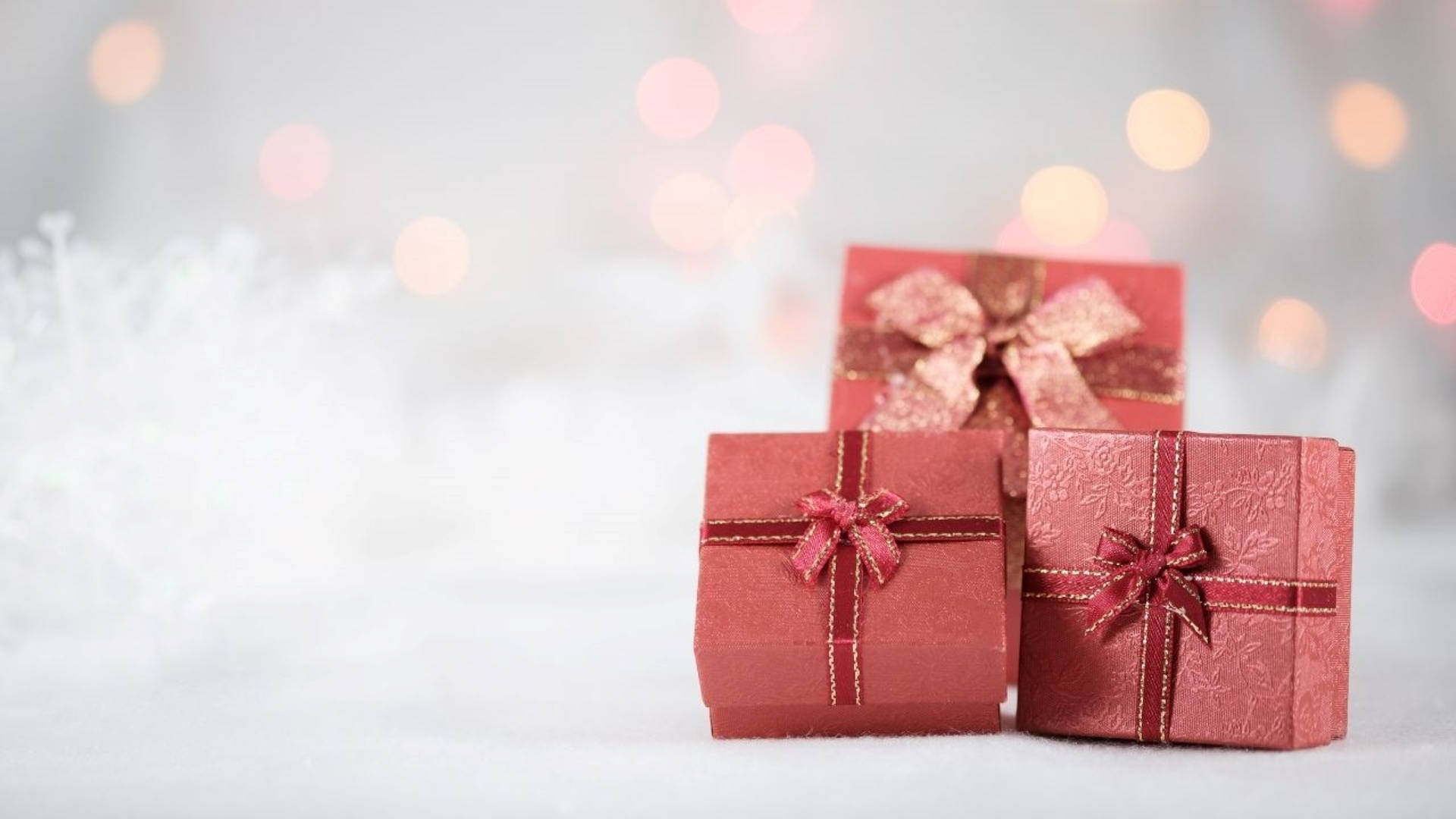 Christmas Aesthetic Red Gifts Background