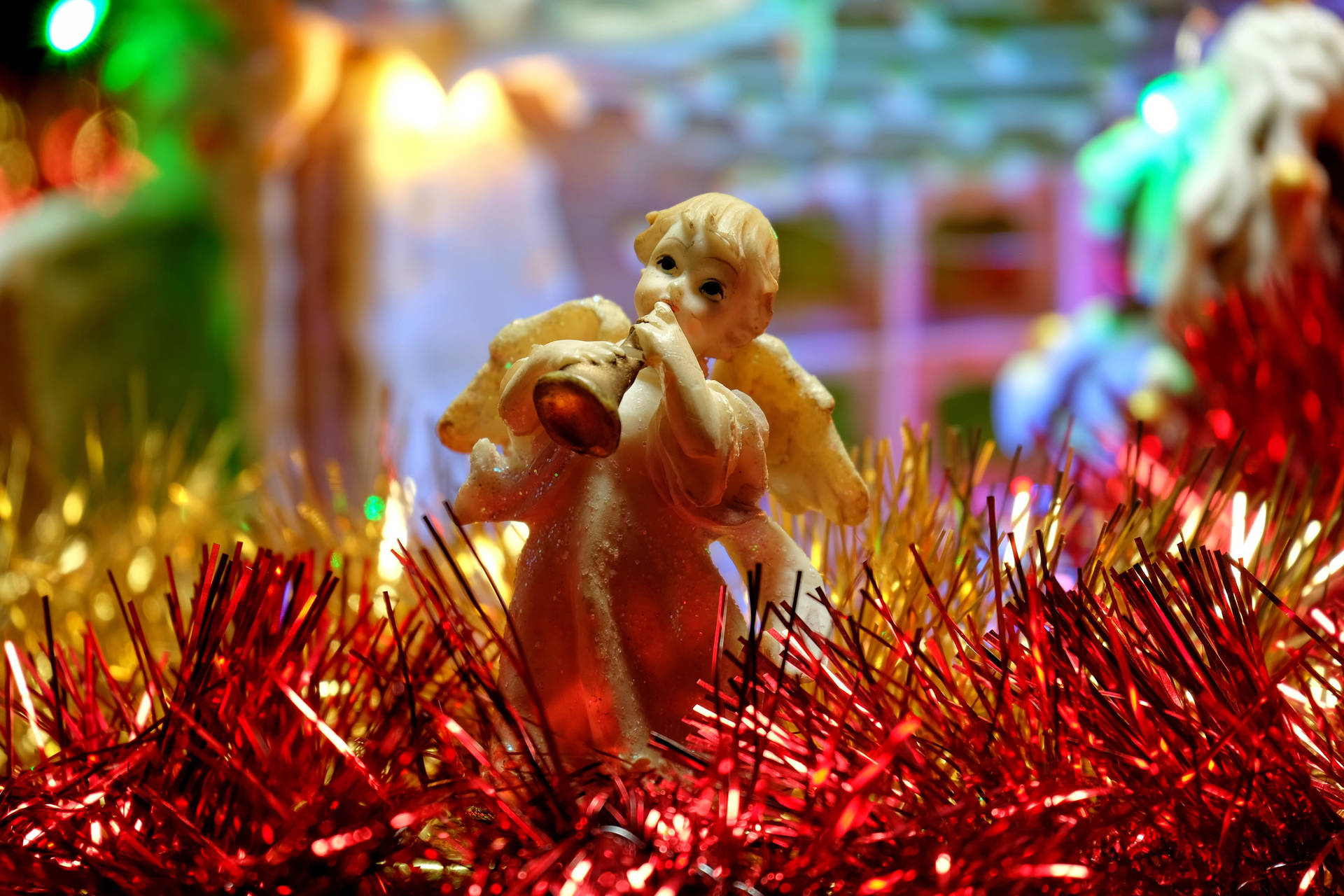 Christmas Angel With Tinsels Background