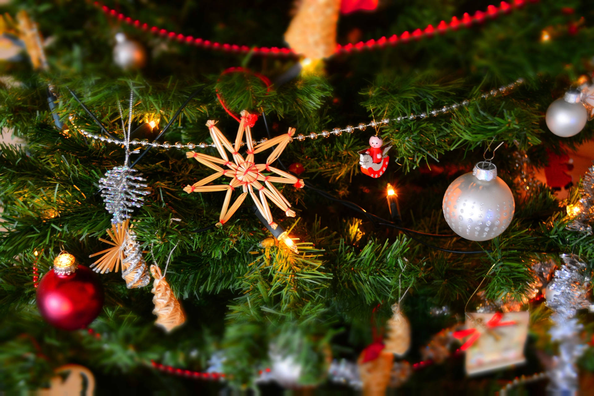 Christmas Tree With Festive Decorations Background