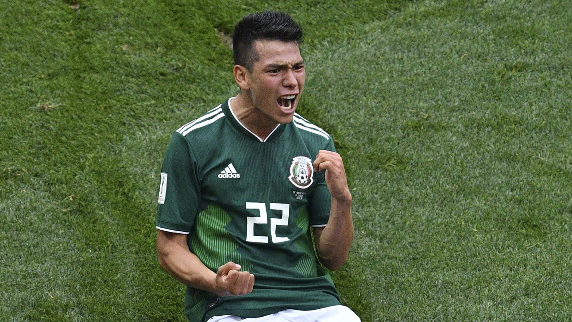 Chucky Lozano In Action Background