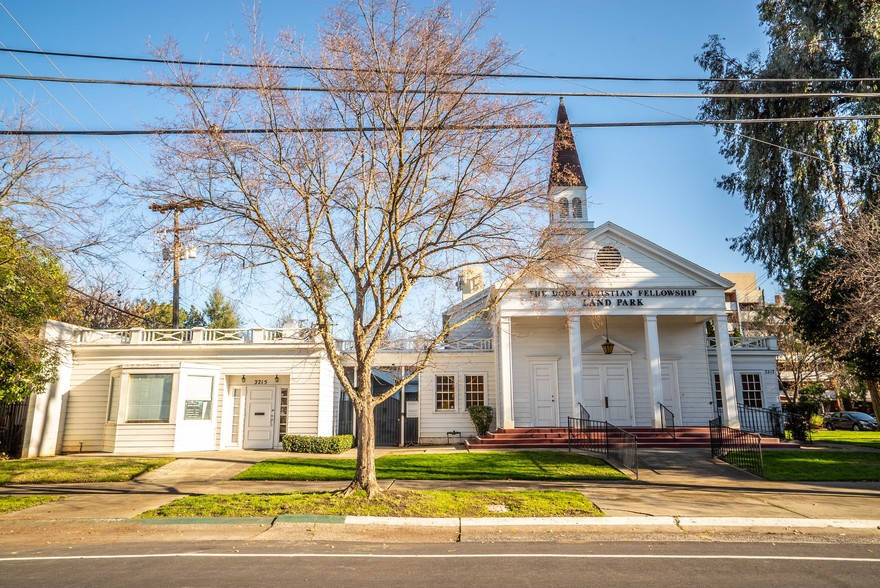 Church At Freeport Blvd Sacramento Background