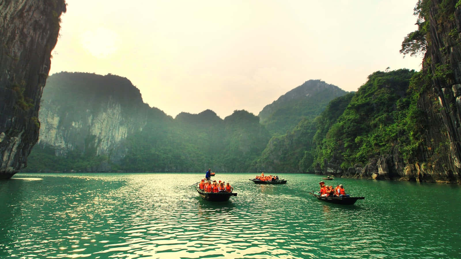 Cinematic Sunrise Of Halong Bay Background