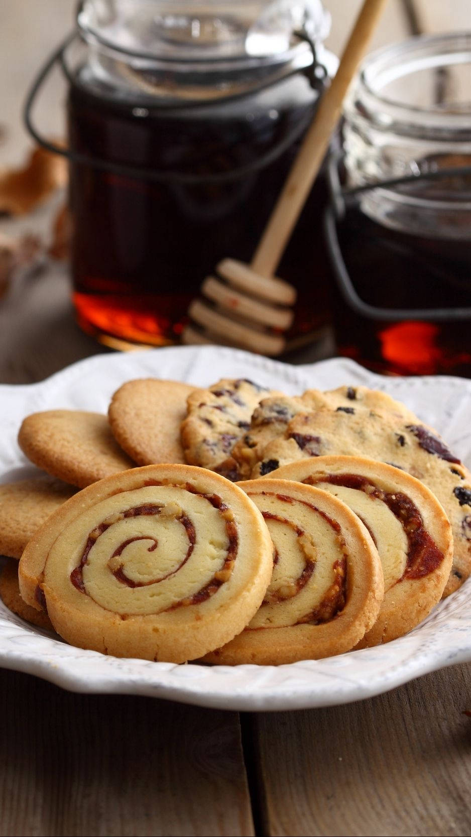 Cinnamon Roll Cookies With Honey Background