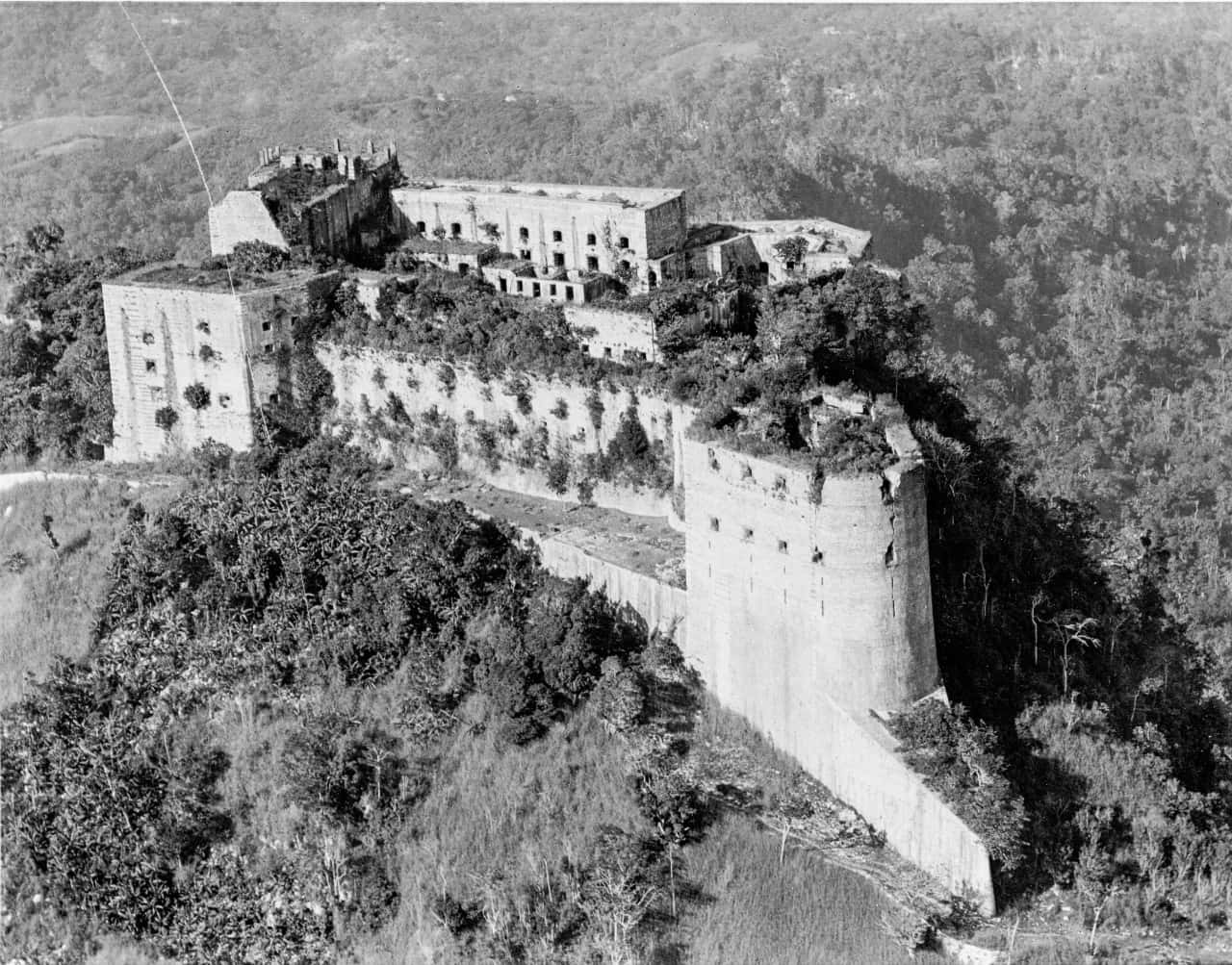 Citadelle Laferriere, A Grandiose Citadel In Haiti Background