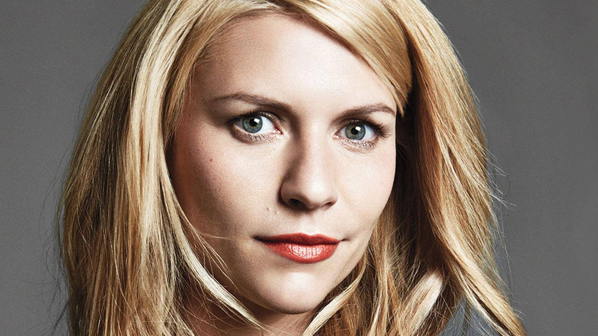 Claire Danes In Glamour Background