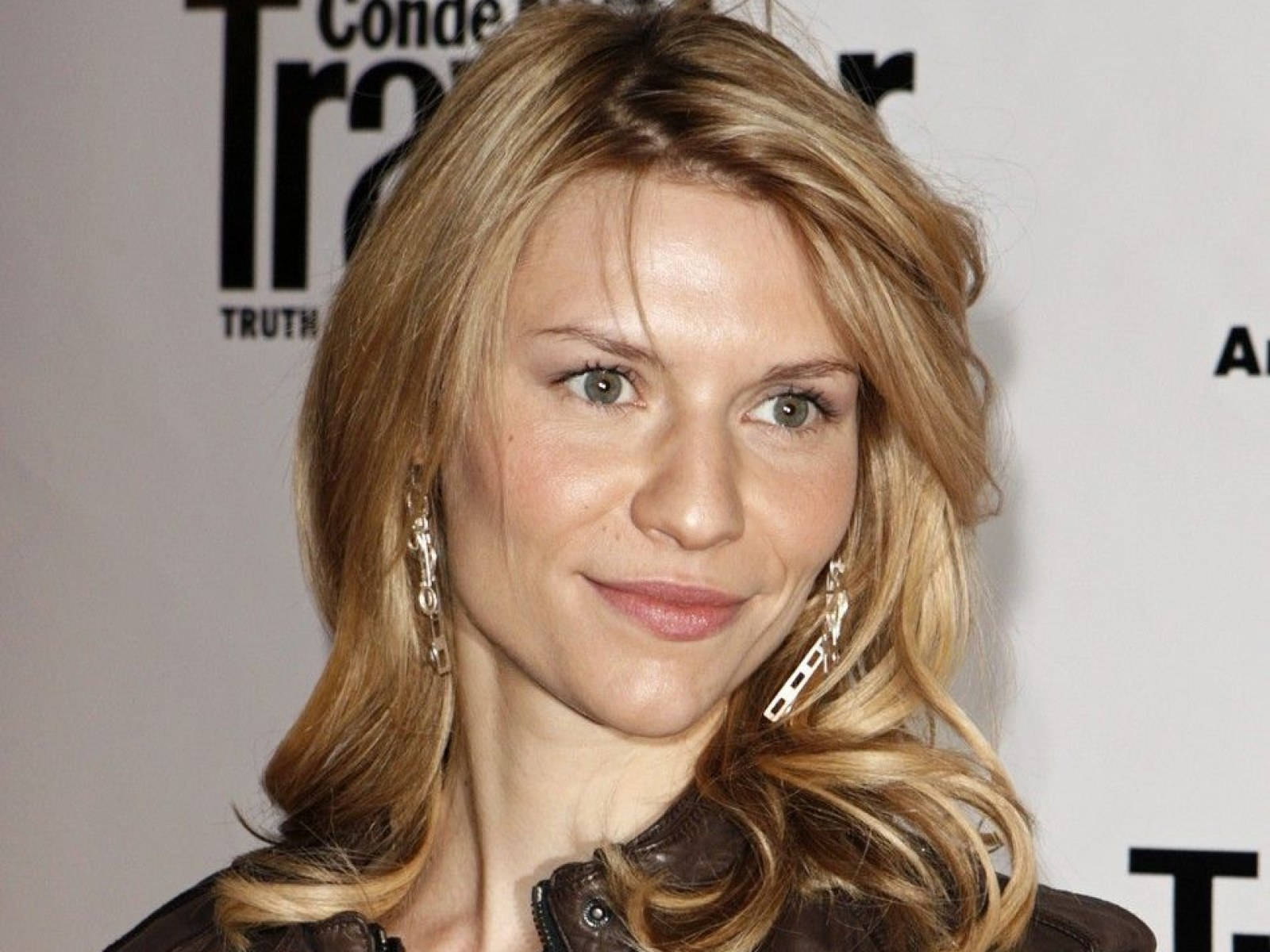 Claire Danes Posing At A Nast Traveler Event