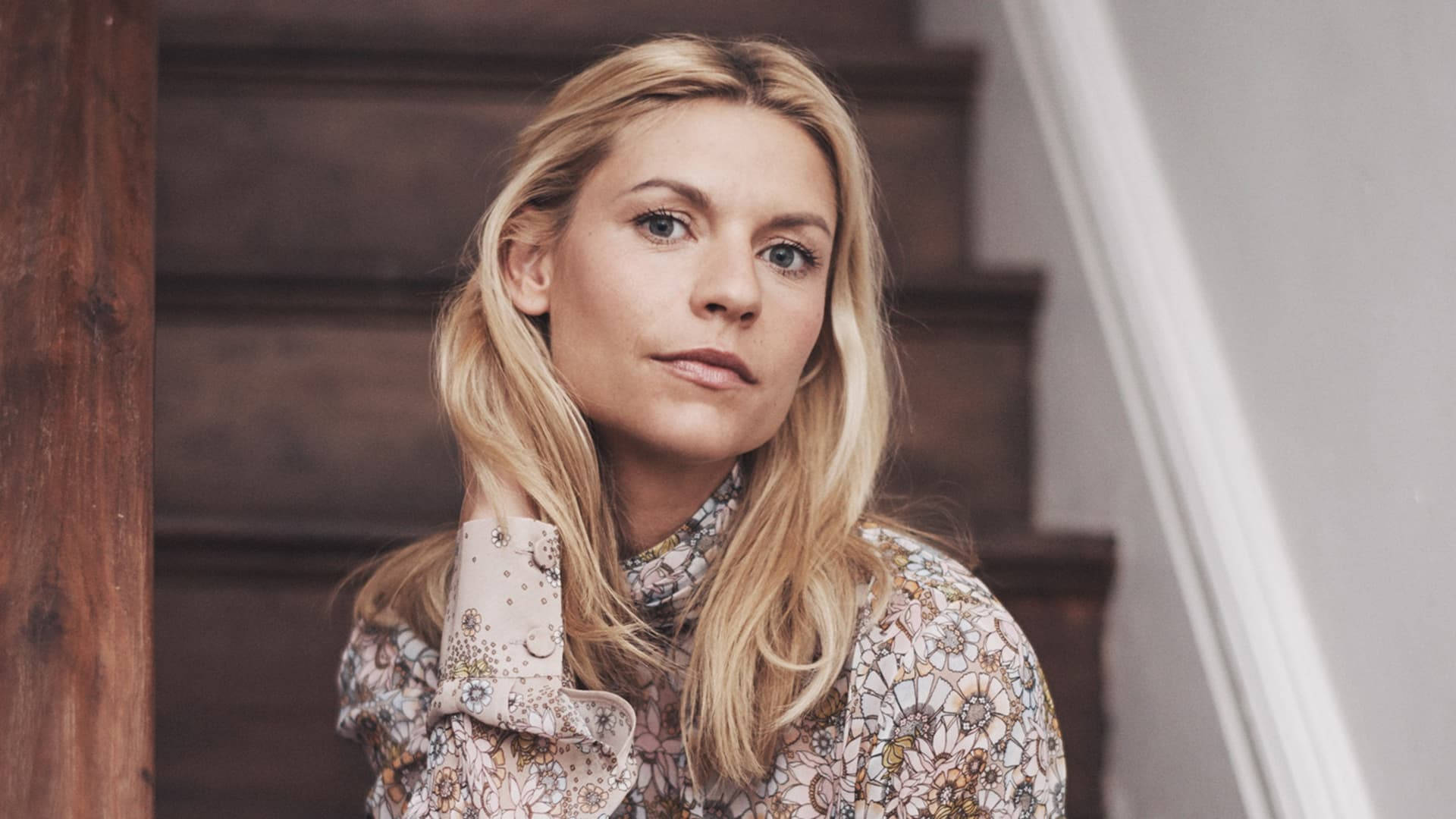 Claire Danes The Edit Background