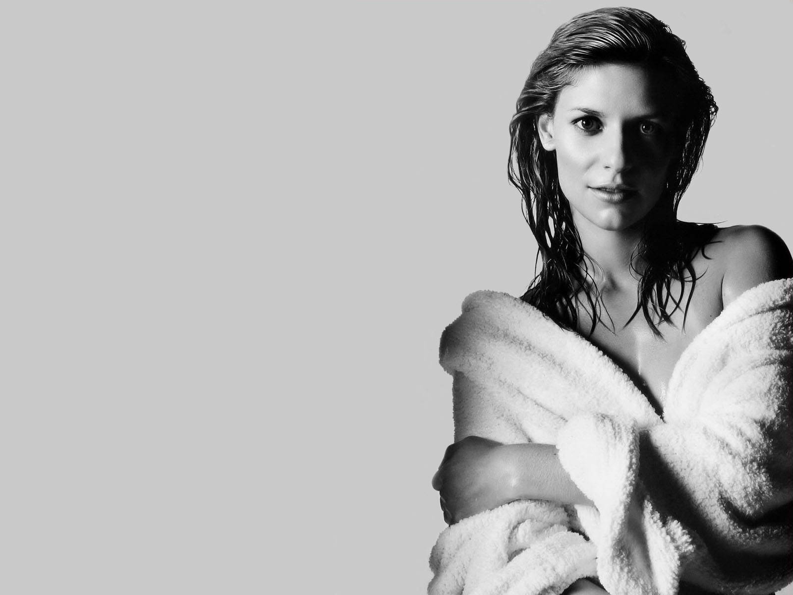 Claire Danes Wet Look