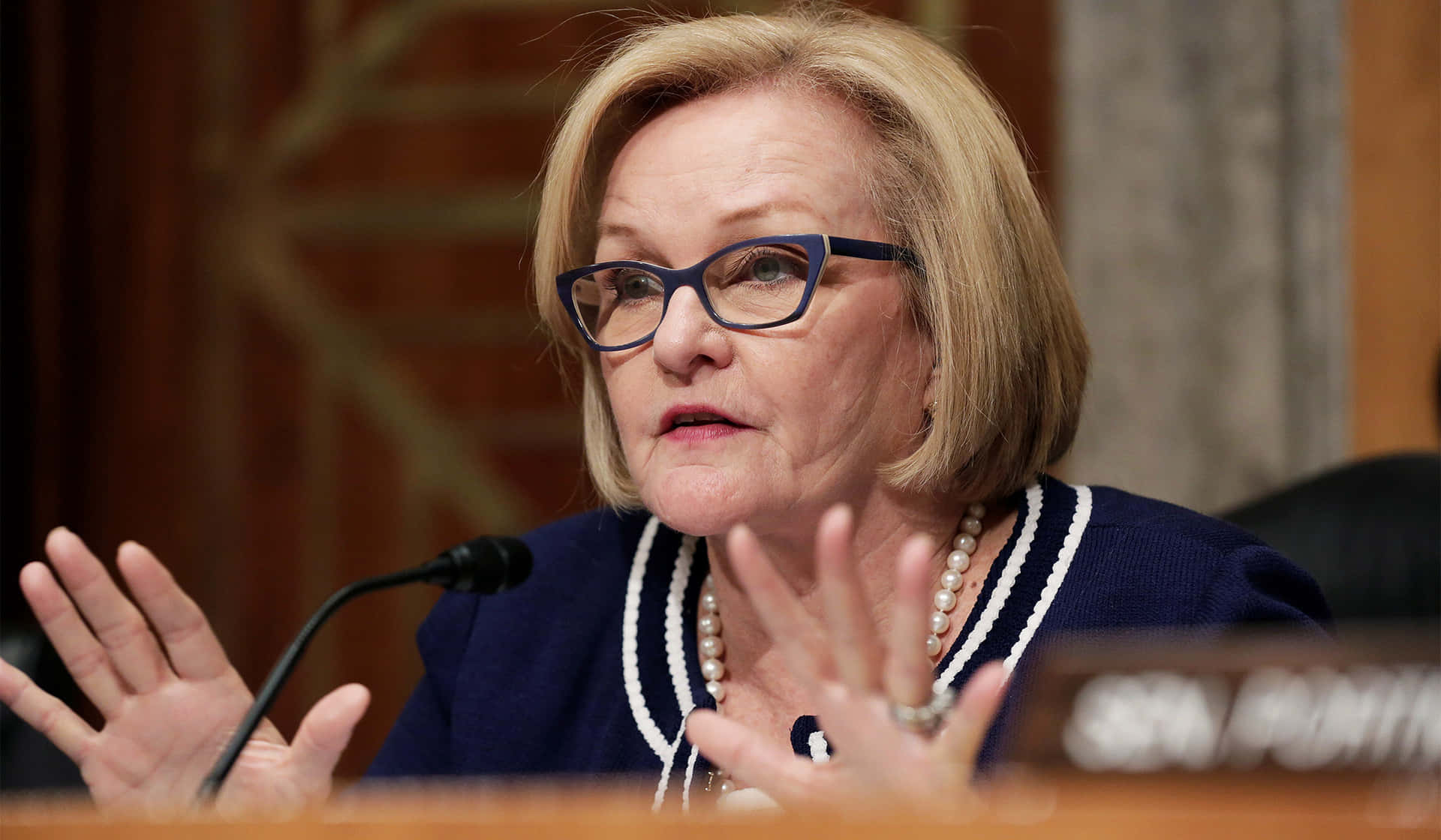 Claire Mccaskill In Senate Chambers Background