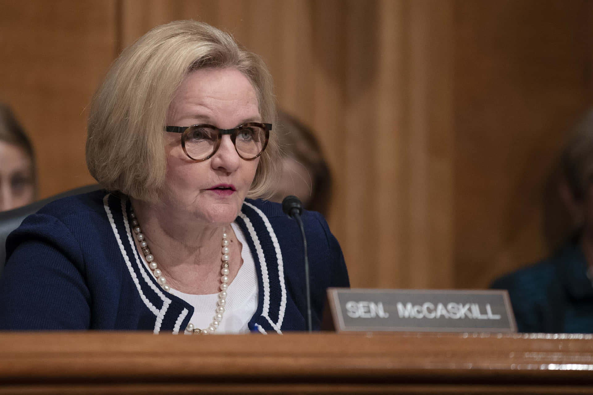 Claire Mccaskill Looking At Witnesses Background
