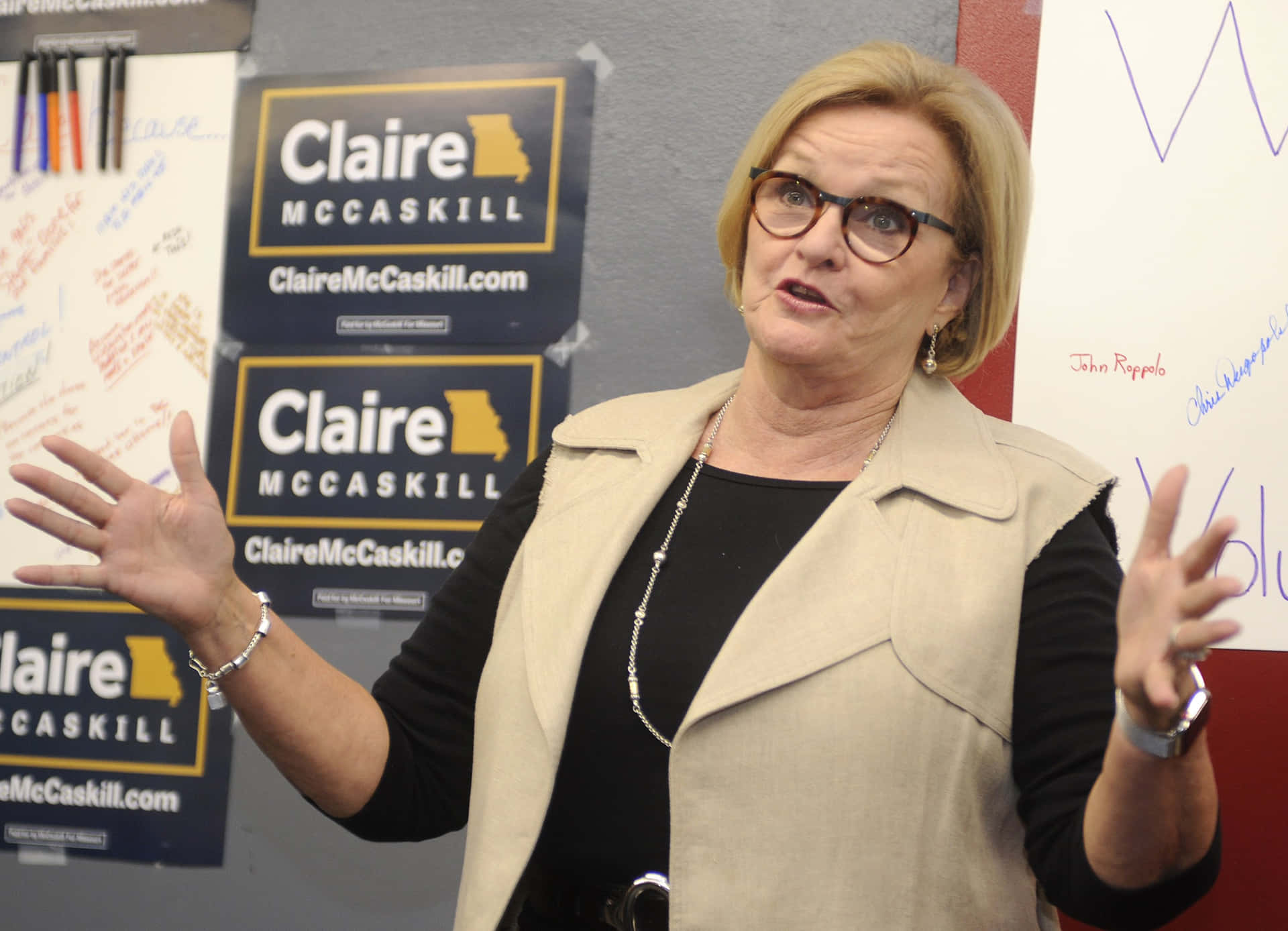 Claire Mccaskill Speaks At An Election Event Background