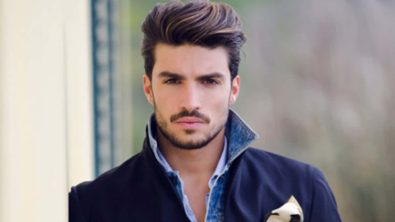 Classic And Stylish Mariano Di Vaio Portrait Background