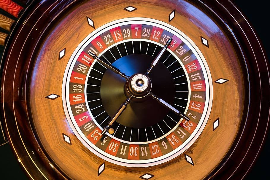 Classic Green Roulette Wheel Background