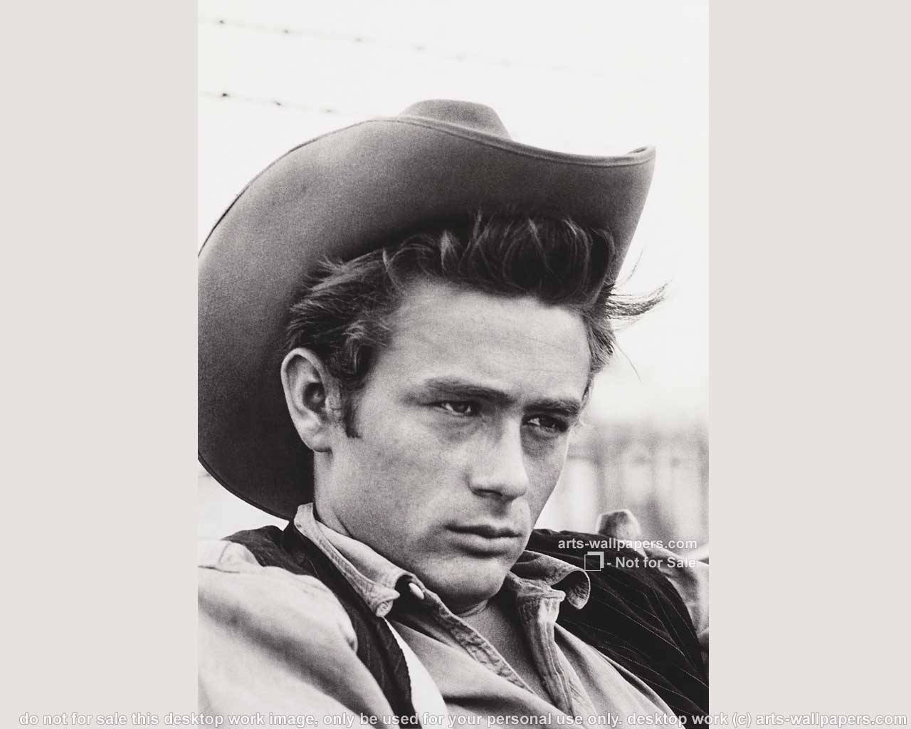 Classic Hollywood Legend James Dean On The Set Of 'giant'