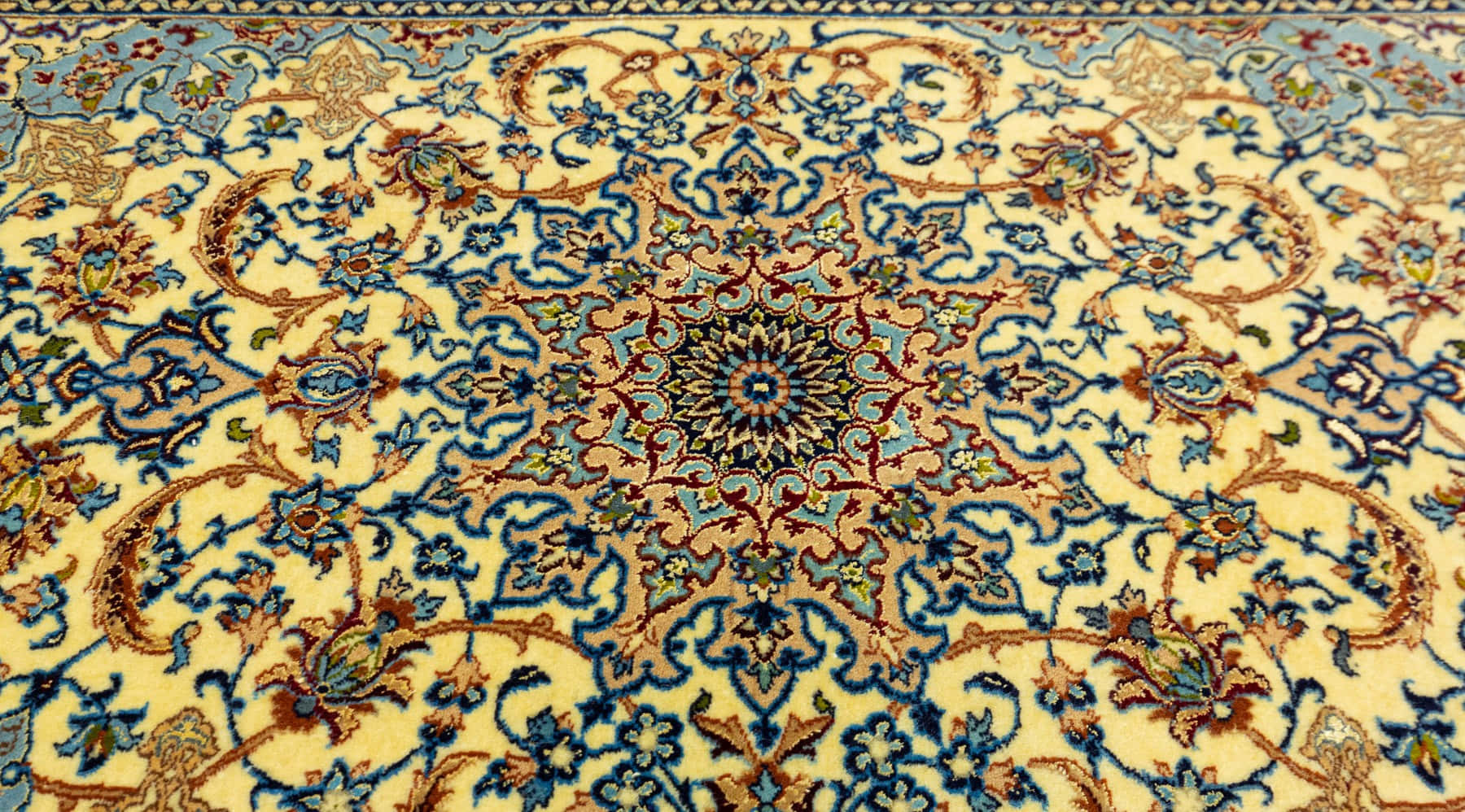 Classic Isfahan Floral Rug