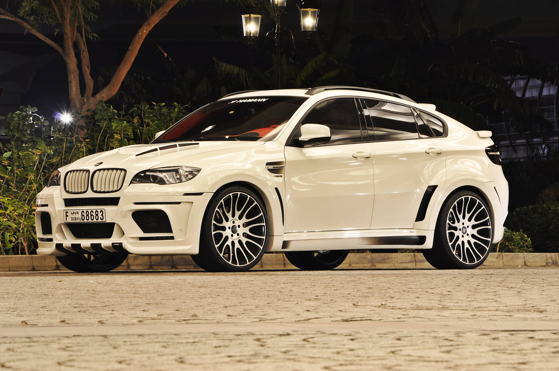 Classy White Bmw X6 M Background