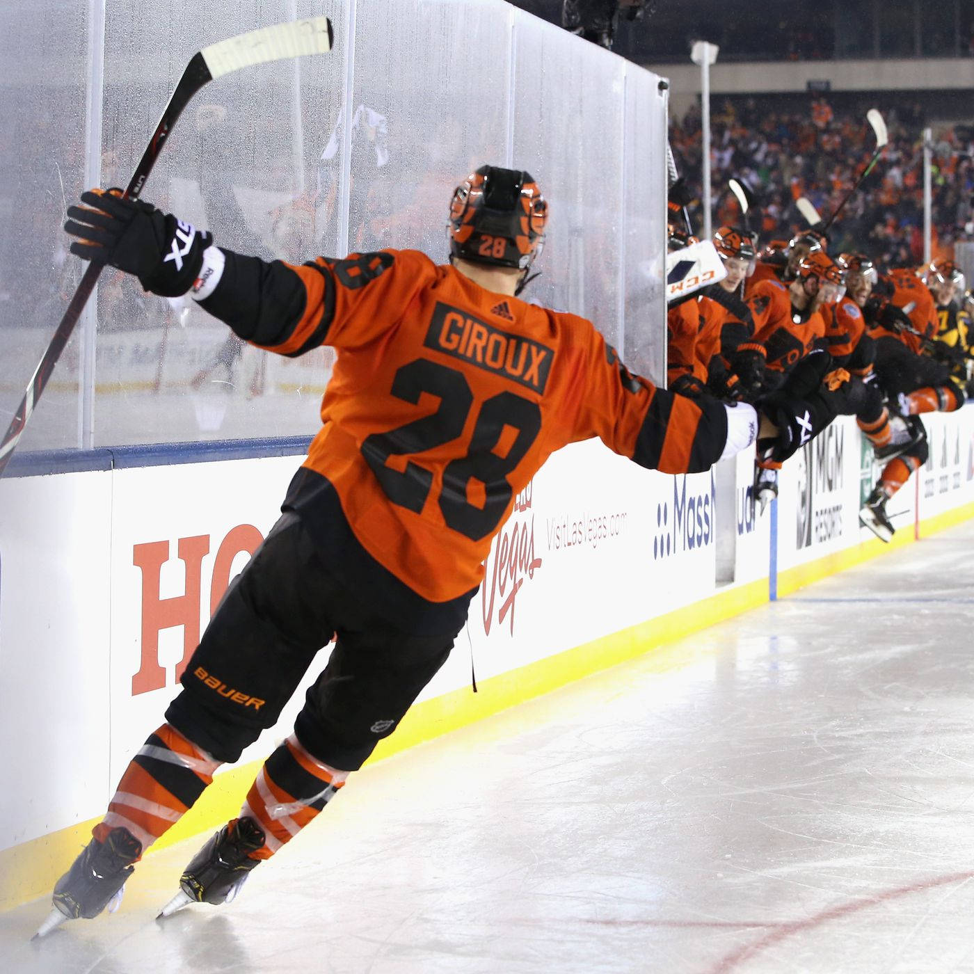 Claude Giroux Ice Skating Philadelphia Flyers Background