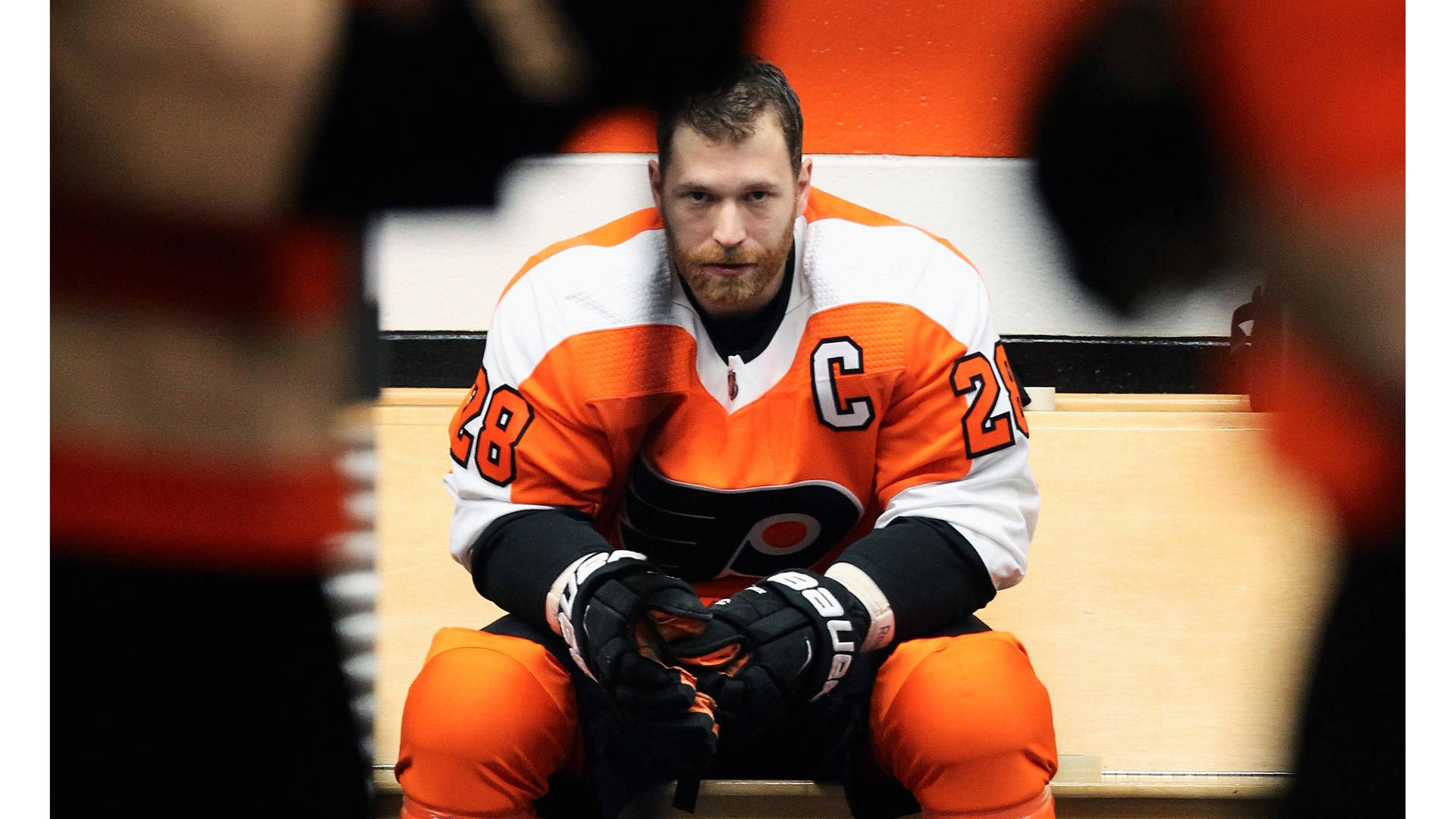 Claude Giroux Sitting On The Bench Background