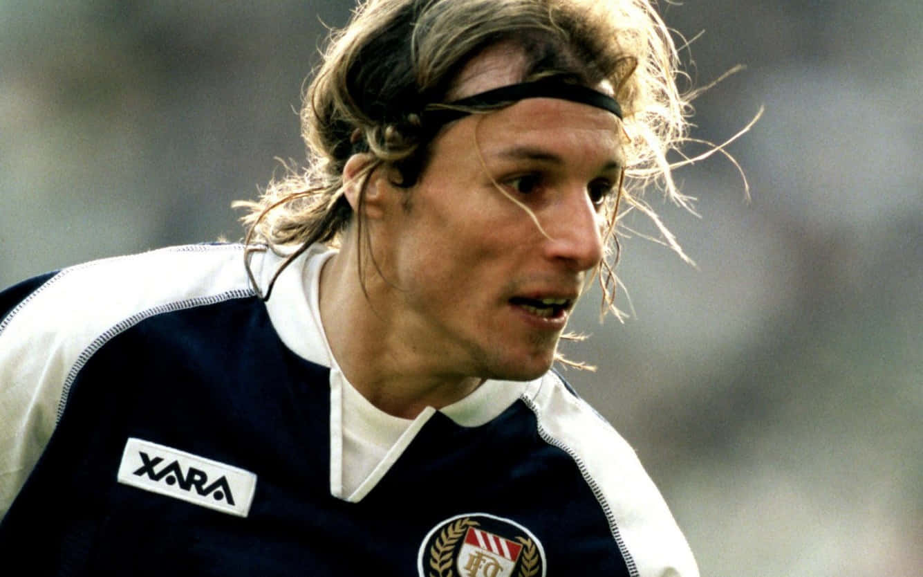 Claudio Caniggia Football Portrait Background