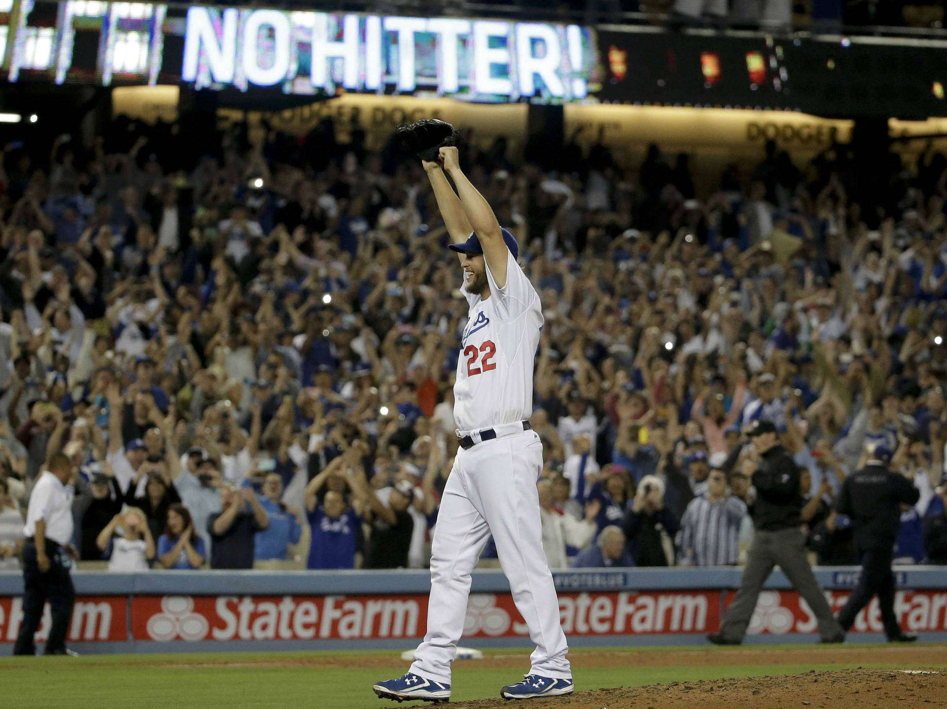 Clayton Kershaw Crowd Cheer Background