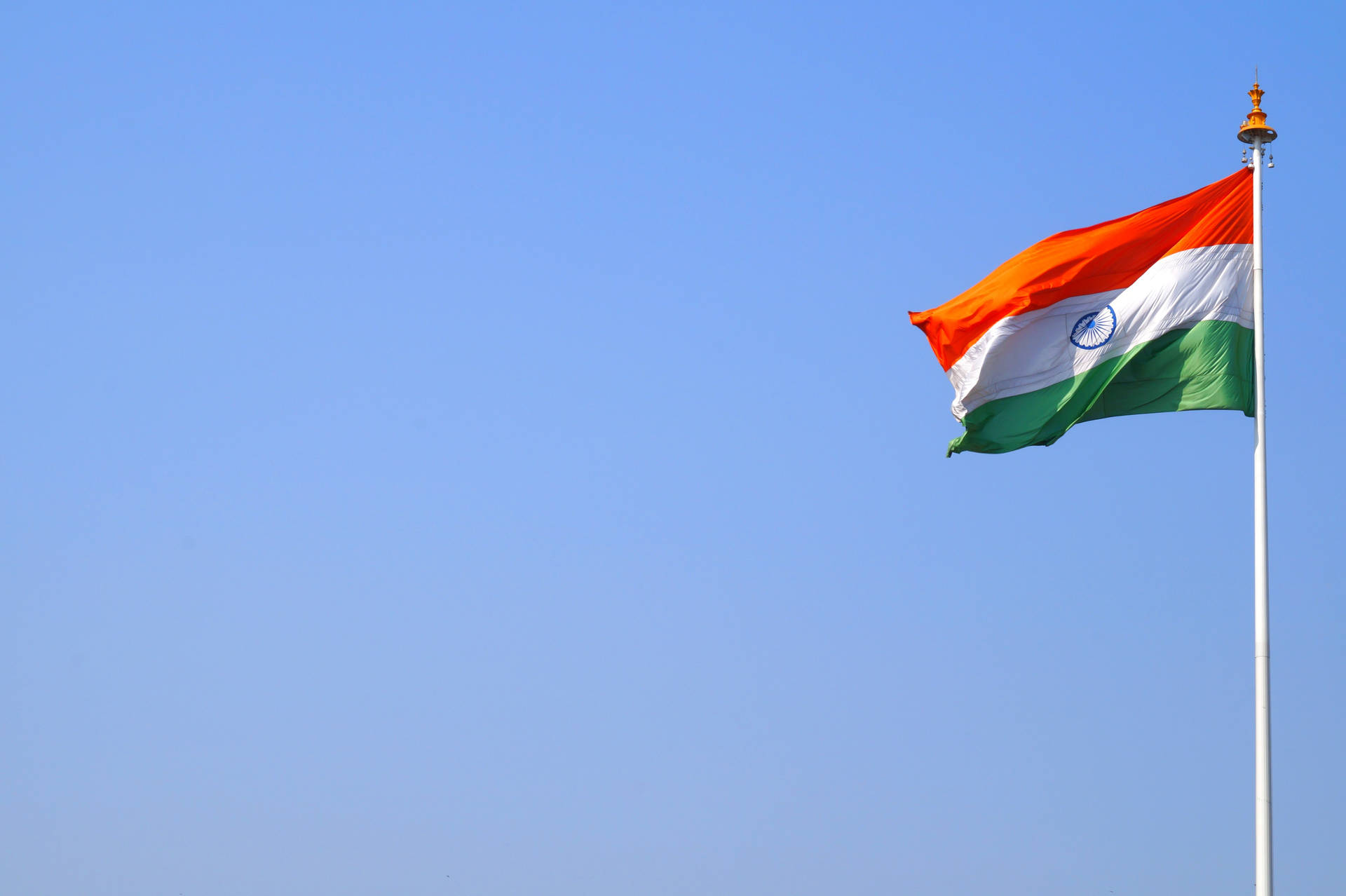 Clear Blue Sky With Indian Flag 4k Background