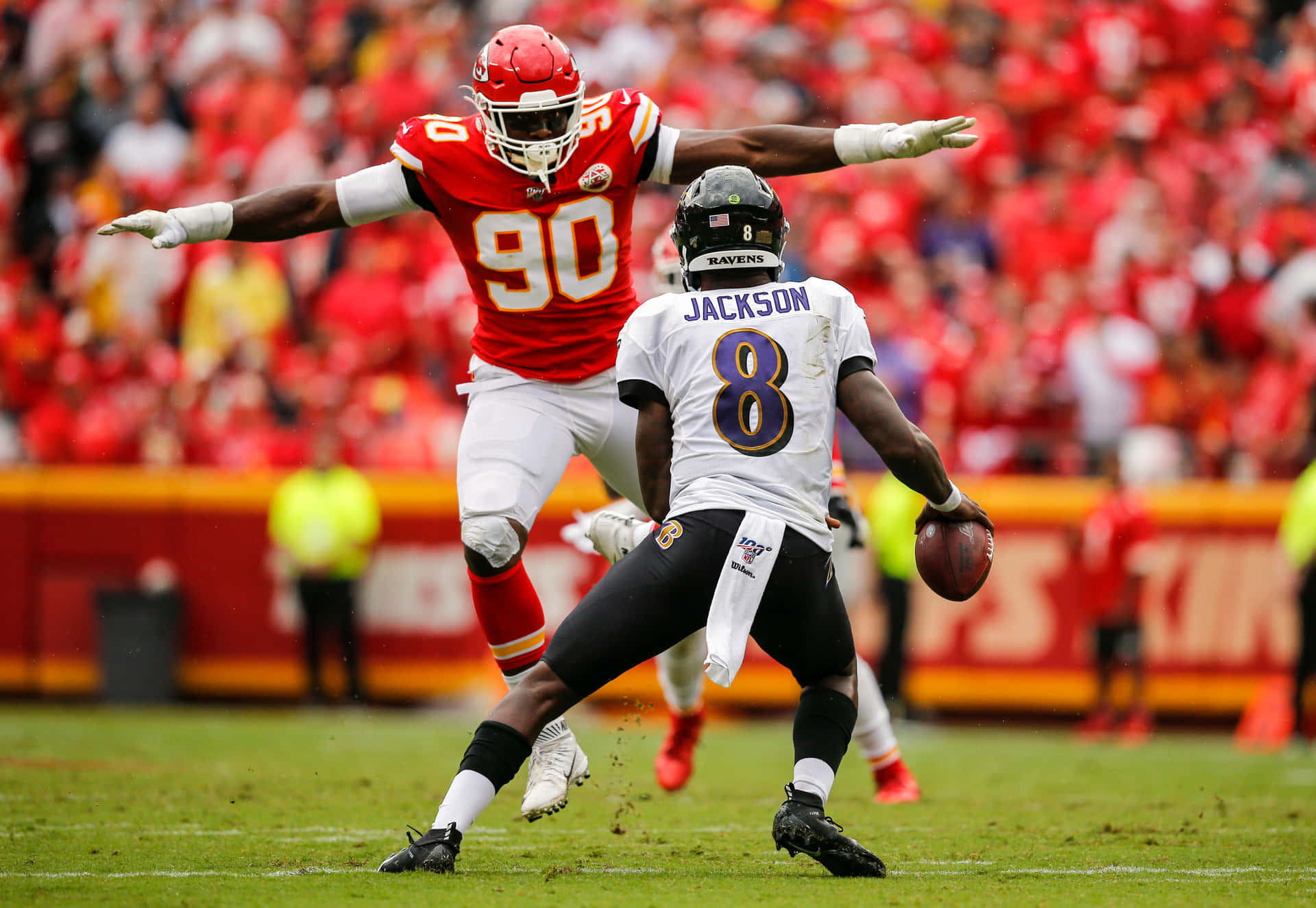Cleveland Browns Emmanuel Ogbah Football Background