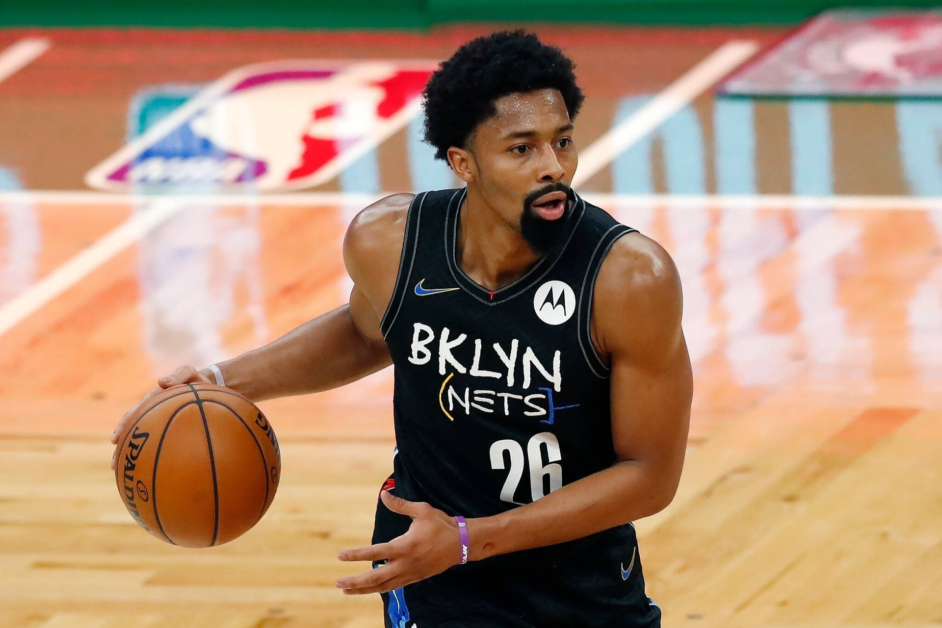 Clever Spencer Dinwiddie Background