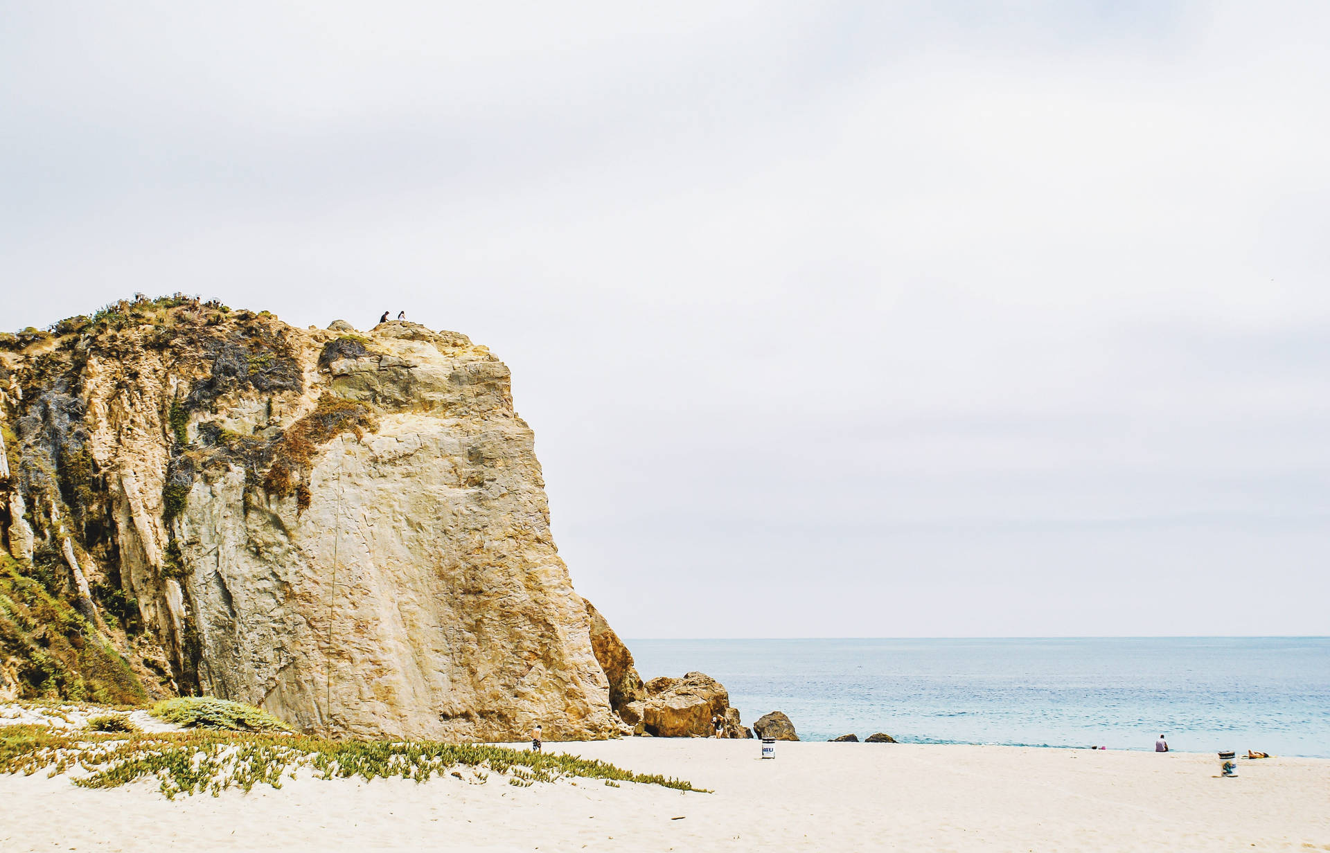 Cliff On Malibu Beach Aesthetic Desktop Background